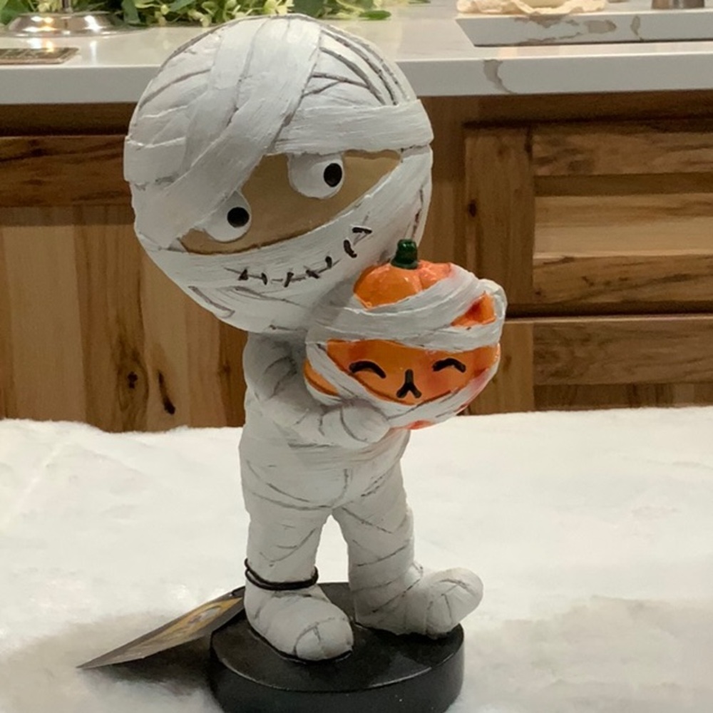 Max the Mummy by Cynthia Rowley (resin)